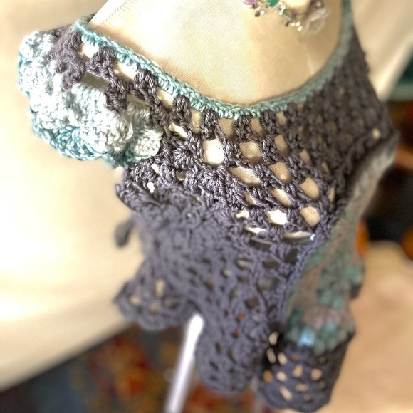 CROCHETED FESTIVAL OR SUMMER TOP - Picture 5 of 7